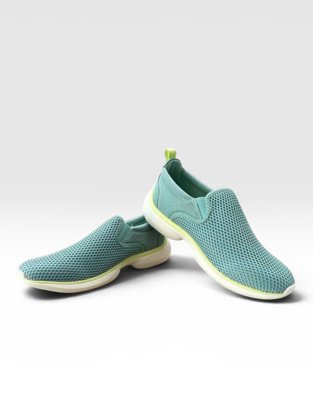 Vionic Vortex Zeta Slip On Sneakers 7.5W Wasabi Green Orthotic Walking Shoe